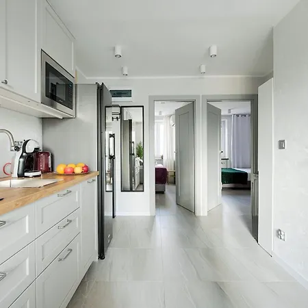 Emilii Plater 55 Center 3 Bedrooms Living Balcony Apartment Warsaw