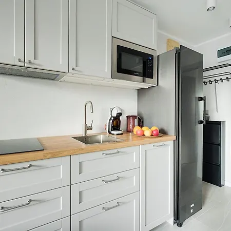 Emilii Plater 55 Center 3 Bedrooms Living Balcony Apartment Warsaw